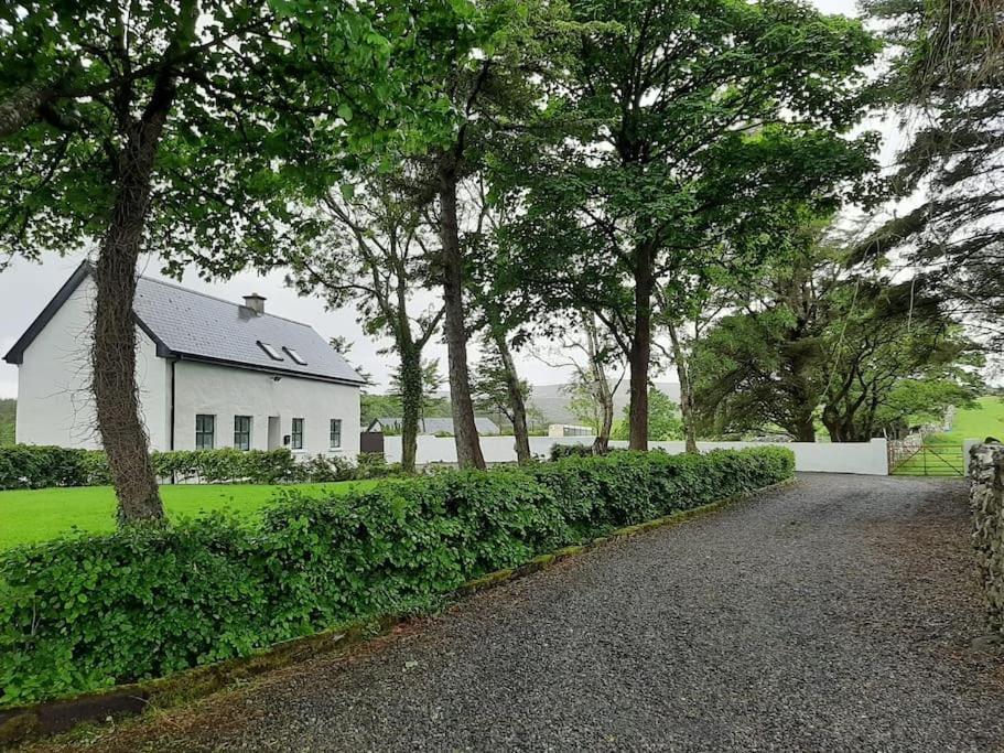Traditional Cosy Cottage With Beautiful Views เวสต์พอร์ต ภายนอก รูปภาพ